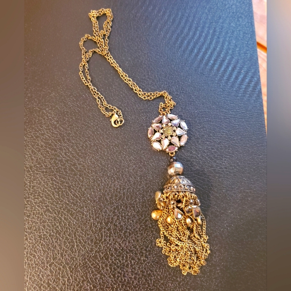 Elegant Bronze and Gray Crystal Pendant Necklace